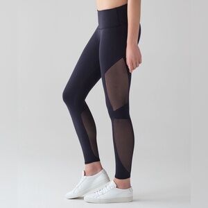 Lululemon Reveal 7/8 Tight size 4